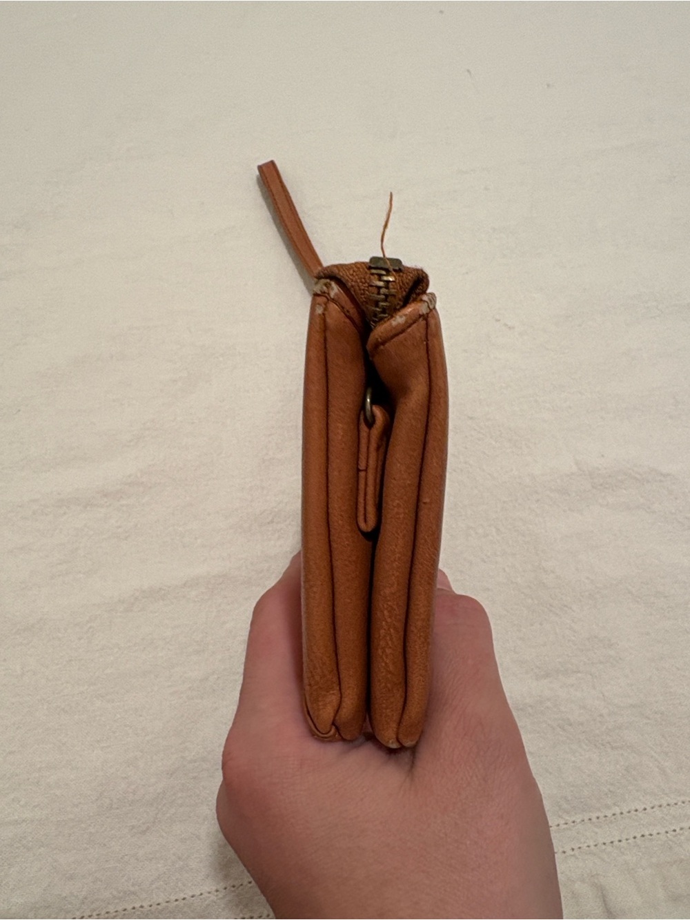 Universal Thread Wallet - Picture 6 of 14